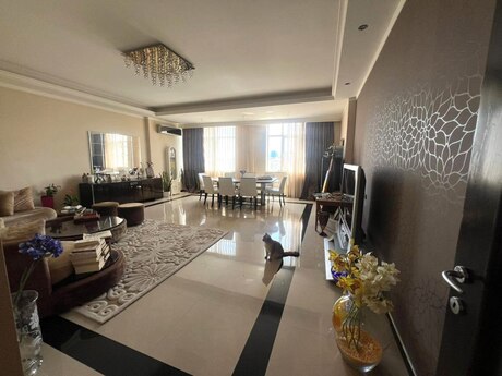 4 otaqlı yeni tikili - Şah İsmayıl Xətai m. - 185 m²