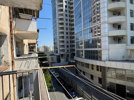 2 otaqlı köhnə tikili - Elmlər Akademiyası m. - 55 m²
