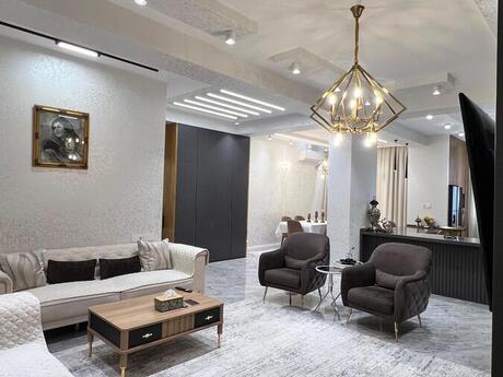 3 otaqlı yeni tikili - Əhmədli m. - 153 m²