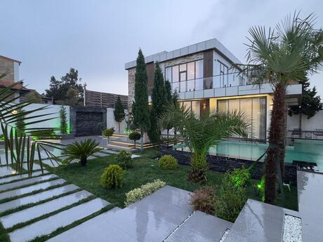 5 otaqlı həyət evi/bağ evi - Şüvəlan q. - 400 m²