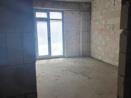 4 otaqlı yeni tikili - Xətai r. - 194 m²