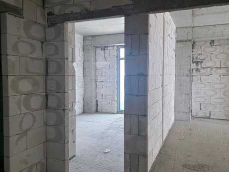 4 otaqlı yeni tikili - Xətai r. - 194 m²