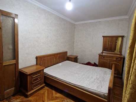 2 otaqlı köhnə tikili - Elmlər Akademiyası m. - 50 m²