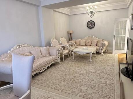 3 otaqlı yeni tikili - Elmlər Akademiyası m. - 160 m²