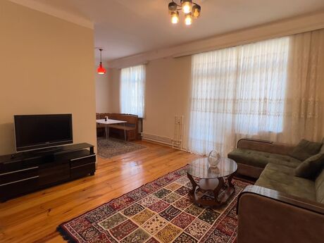 2 otaqlı köhnə tikili - Elmlər Akademiyası m. - 60 m²