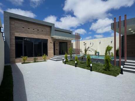 4 otaqlı həyət evi/bağ evi - Şüvəlan q. - 150 m²