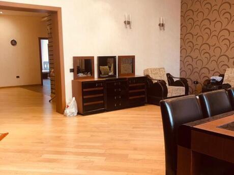 4 otaqlı yeni tikili - 28 May m. - 200 m²