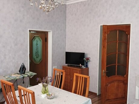 4 otaqlı həyət evi/bağ evi - Nəriman Nərimanov m. - 113 m²