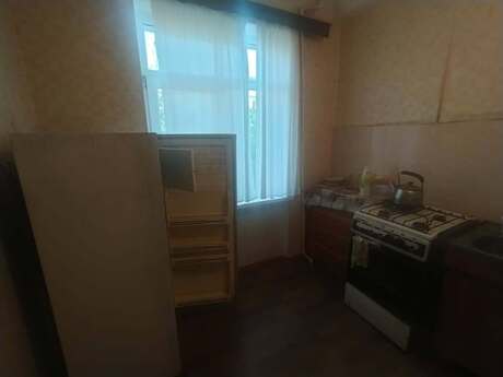 1 otaqlı köhnə tikili - Neftçilər m. - 35 m²