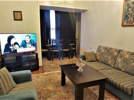 2 otaqlı köhnə tikili - Nəsimi r. - 80 m²