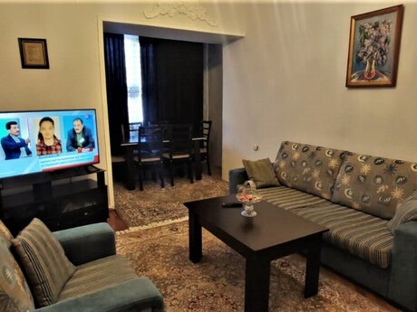 2 otaqlı köhnə tikili - Nəsimi r. - 80 m²