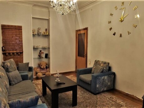 2 otaqlı köhnə tikili - Nəsimi r. - 80 m²