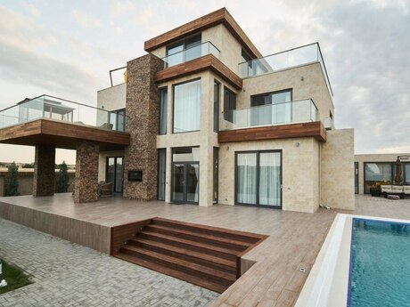 6 otaqlı həyət evi/bağ evi - Mərdəkan q. - 380 m²