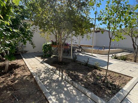 4 otaqlı həyət evi/bağ evi - Novxanı q. - 250 m²