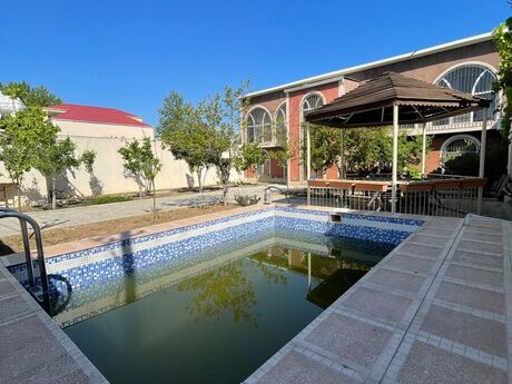 4 otaqlı həyət evi/bağ evi - Novxanı q. - 250 m²