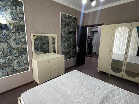 2 otaqlı yeni tikili - 8 Noyabr m. - 70 m²