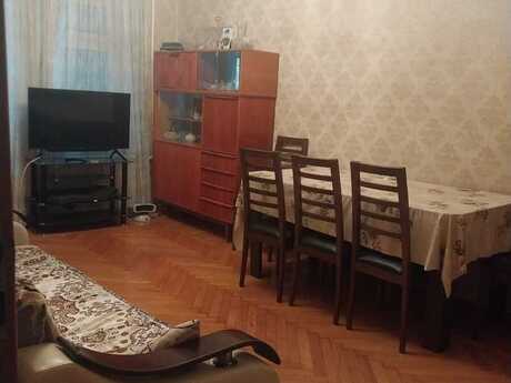 2 otaqlı köhnə tikili - Azadlıq Prospekti m. - 62 m²