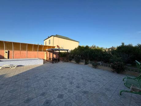 7 otaqlı həyət evi/bağ evi - Buzovna q. - 300 m²