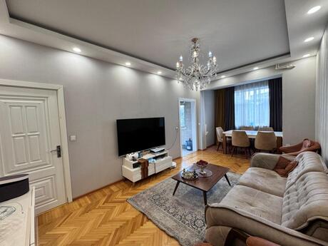 3 otaqlı köhnə tikili - Azadlıq Prospekti m. - 75 m²