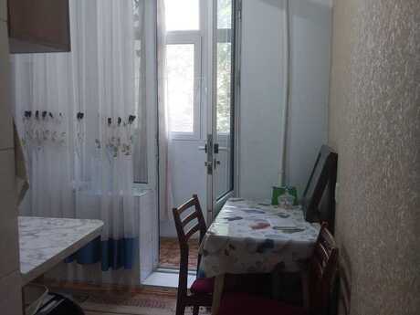 2 otaqlı köhnə tikili - Azadlıq Prospekti m. - 62 m²