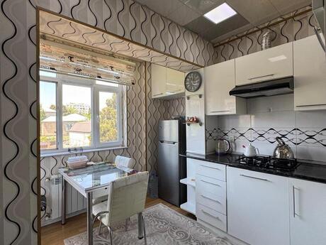 3 otaqlı köhnə tikili - Xətai r. - 85 m²