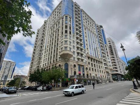 4 otaqlı yeni tikili - 28 May m. - 206 m²