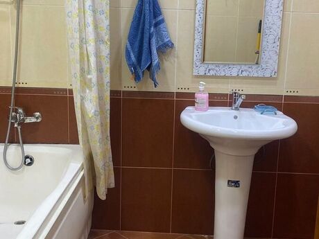2 otaqlı yeni tikili - Şah İsmayıl Xətai m. - 100 m²