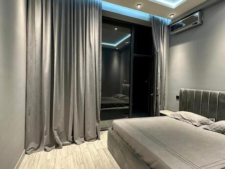 4 otaqlı həyət evi/bağ evi - Novxanı q. - 200 m²