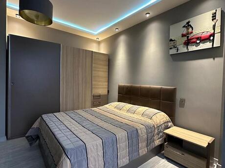 4 otaqlı həyət evi/bağ evi - Novxanı q. - 200 m²