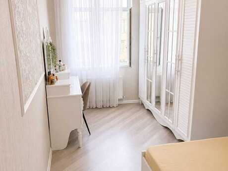 3 otaqlı köhnə tikili - Memar Əcəmi m. - 77 m²