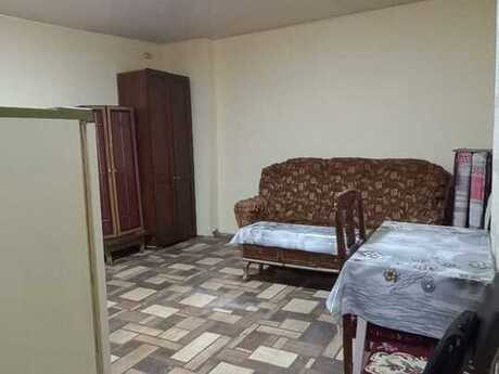 2 otaqlı həyət evi/bağ evi - Elmlər Akademiyası m. - 40 m²