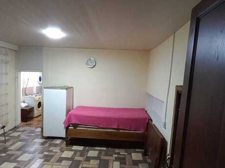 2 otaqlı həyət evi/bağ evi - Elmlər Akademiyası m. - 40 m²