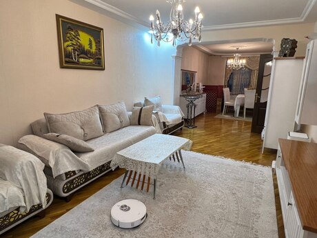 4 otaqlı köhnə tikili - Bakıxanov q. - 125 m²