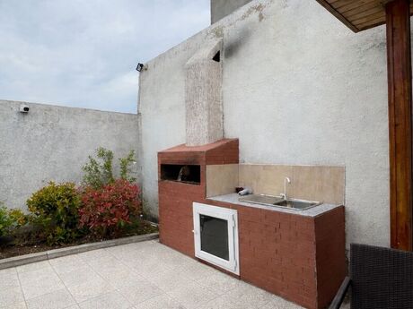 4 otaqlı həyət evi/bağ evi - Mərdəkan q. - 200 m²