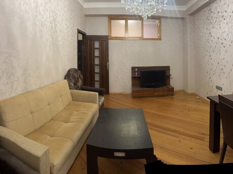 3 otaqlı yeni tikili - Neftçilər m. - 70 m²