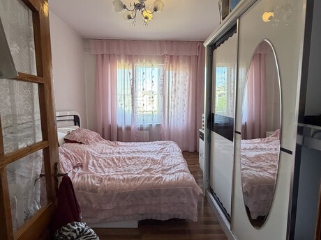 2 otaqlı köhnə tikili - 8-ci mikrorayon q. - 65 m²