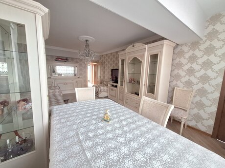 3 otaqlı köhnə tikili - İnşaatçılar m. - 75 m²