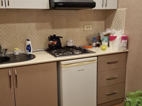 1 otaqlı köhnə tikili - Elmlər Akademiyası m. - 42 m²