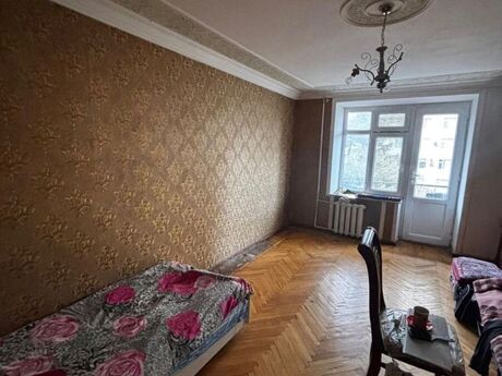 3 otaqlı köhnə tikili - İnşaatçılar m. - 80 m²
