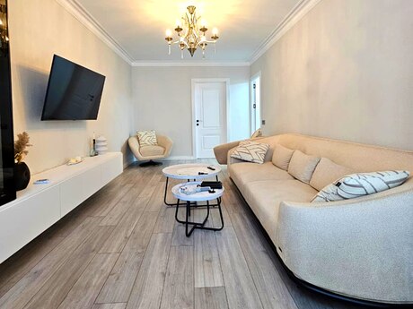 2 otaqlı köhnə tikili - Neftçilər m. - 55 m²