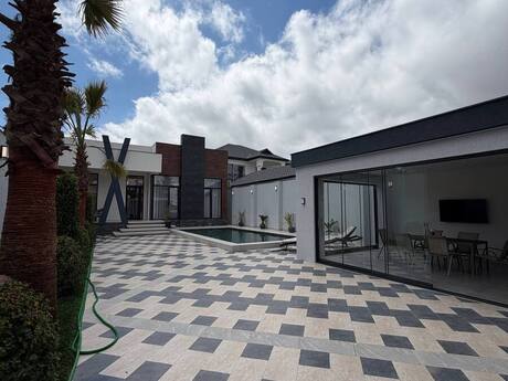 5 otaqlı həyət evi/bağ evi - Mərdəkan q. - 200 m²