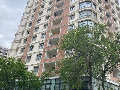 5 otaqlı yeni tikili - Gənclik m. - 235 m²