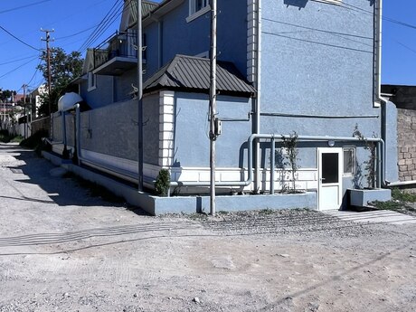 4 otaqlı həyət evi/bağ evi - Binəqədi q. - 110 m²