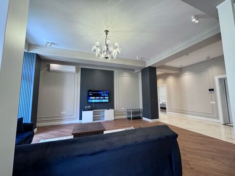 3 otaqlı yeni tikili - Ağ şəhər q. - 141 m²