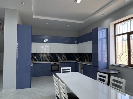 6 otaqlı həyət evi/bağ evi - Şüvəlan q. - 300 m²