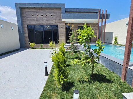 4 otaqlı həyət evi/bağ evi - Şüvəlan q. - 140 m²