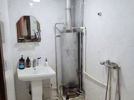 2 otaqlı köhnə tikili - Suraxanı r. - 53 m²