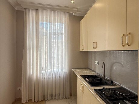 2 otaqlı köhnə tikili - Elmlər Akademiyası m. - 41 m²
