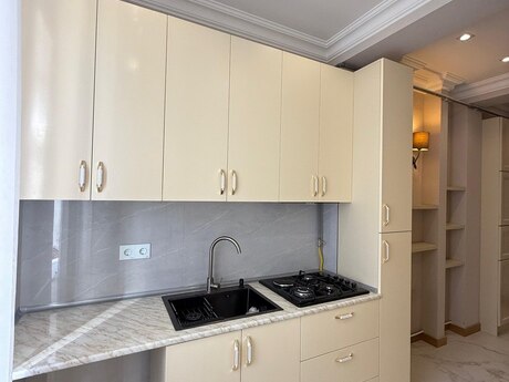2 otaqlı köhnə tikili - Elmlər Akademiyası m. - 41 m²
