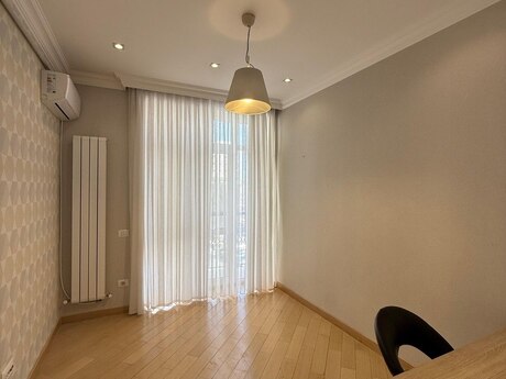 2 otaqlı köhnə tikili - Elmlər Akademiyası m. - 41 m²